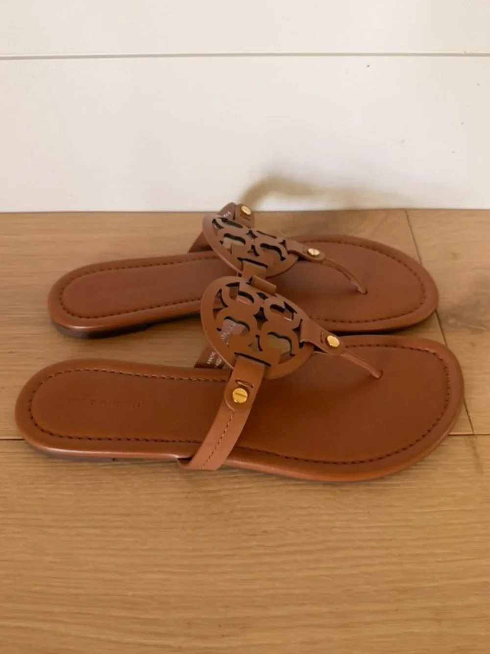 Tory Burch Miller Leather Sandals Cognac Brown Gold Logo Size 8.5